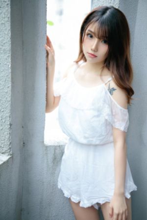 丰满欧美女人_高清手机免费观看完整