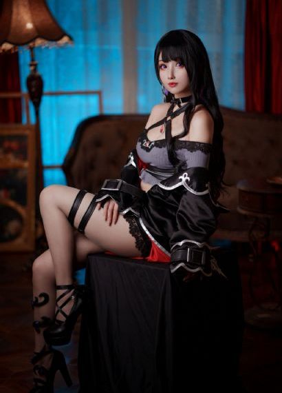 欧美女上衣长袖_1080免费全集观看