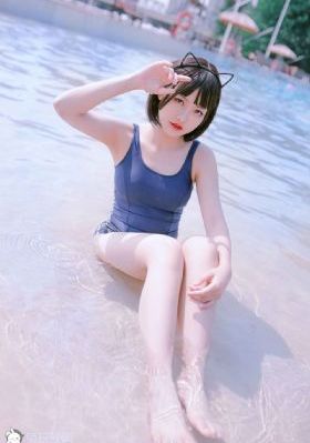欧美风吊带连衣裙_BD英语在线播放观看